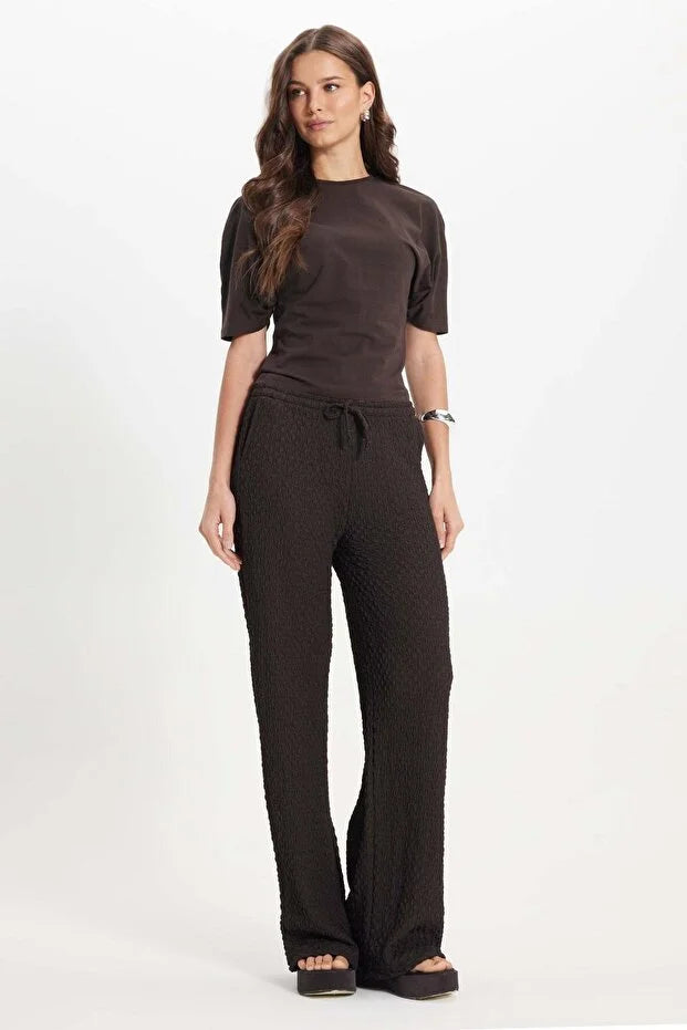 Women's Relax Fit Comfortable Cut Waist Lace-Up Elastic Textured Double Pocket Brown Trousers