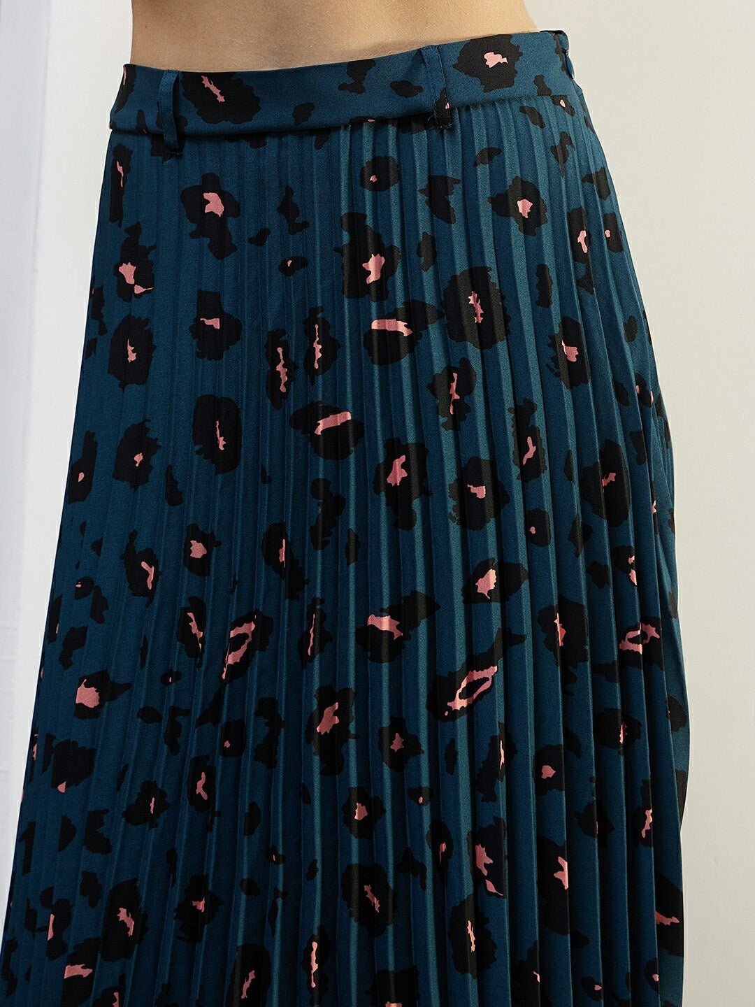 Folk Republic Women Blue & Orange Animal Printed Elastic Waist Slip-On Accordion Pleated A-Line Midi Skirt - #folk republic#